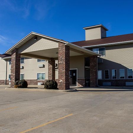 Belva Deer Inn Sigourney 外观 照片
