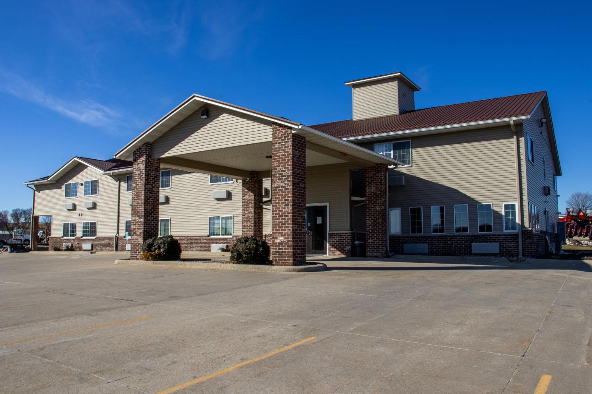Belva Deer Inn Sigourney 外观 照片